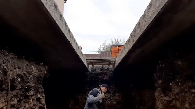Устройство погреба со смотровой ямой в гараже