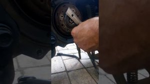 Простой способ открутить гайку на генераторе любого скутера