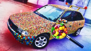 Обклеил машину настоящими конфетами Skittles / Самая сладкая машина в интернете!