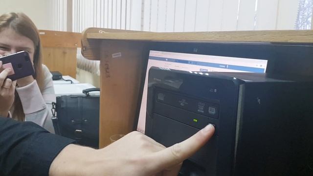 Как починить компьютер за 5 секунд? Поломался дисковод смотреть онлайн