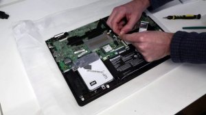Lenovo Yoga 500-14ISK - HDD/SSD Upgrade Guide