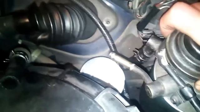 Toyota hilux surf 185 1kz-te замена топливного фильтра и как прокачать топливо. смотреть онлайн