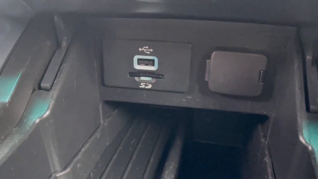 (SOLD)--2016 Ford Explorer Limited 4WD смотреть онлайн