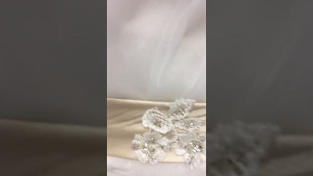 Прямое свадебное платье