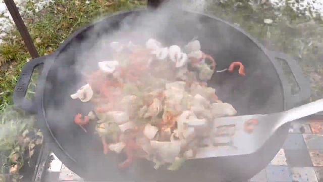 ЯИЧНИЦА на САДЖЕ. Мужской завтрак? смотреть онлайн