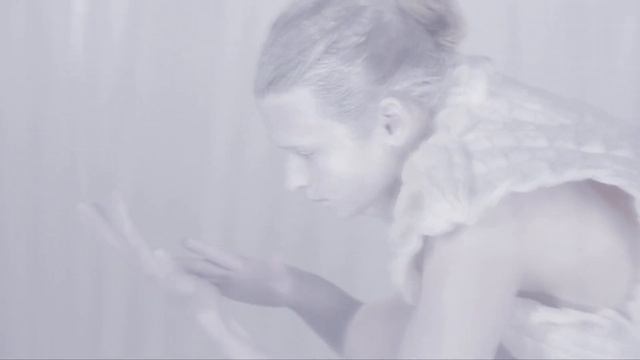 White and Red смотреть онлайн