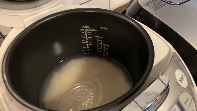 Zojirushi and Tiger Rice Cookers Blogger Review смотреть онлайн