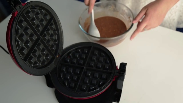 Шикарные вафли из овсяных хлопьев на электровафельнице GFGril GF-020 Waffle Pro