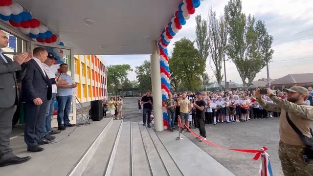 1-ое СЕНТЯБРЯ В МАРИУПОЛЕ!А в клоунштате говорили. что всех детей украли!"Канал Маша из Мариуполя"
