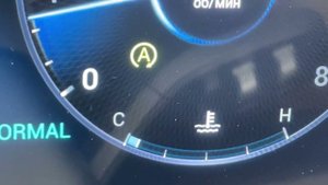 Отображение температуры двигателя в верхней строчке навигационной части на проекции Tiggo 8 pro max.