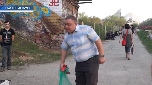 Покраска первого в мире памятника Клавиатуре смотреть онлайн