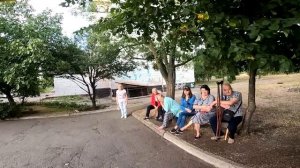Бабули Во Дворе Против 10ти Летнего Мотоциклиста