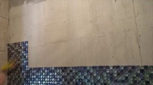 Подготовка и укладка ПАНО из МОЗАИКИ в ванной своими руками.