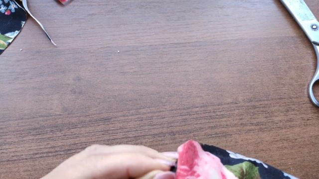 Не спешите выбрасывать старые тапочки. Они Вам ещё послужат