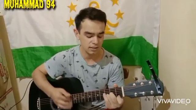 Милые зелёные глаза // Молодой Таджик на гитаре 2021 смотреть онлайн