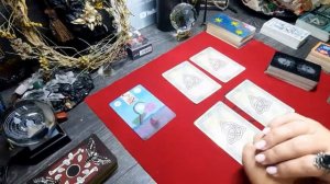 ГАДАНИЕ. КТО ЖЕЛАЕТ МНЕ ЗЛА. ВЫЯВИ ВРАЖИНУ И ОБЕЗВРЕДЬ..