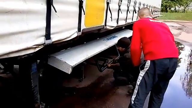 Рихтовка рамы и ремонт полуприцепа KRONE. 17.05.19. Чернигов. d-tolik.