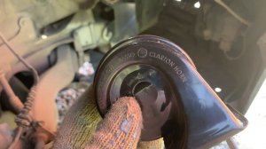 Ремонт клаксона BMW F10. 2-я часть. Замена звукового сигнала низкого тона.