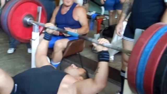 Еремашвили Роман жим лёжа без экипы 190 кг с.в. 72 кг . Открытое первенство г.Минска-2013. смотреть онлайн