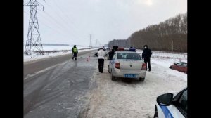 13.12.2020. Два Hyundai Solaris лоб в лоб столкнулись на дороге Кемерово - Промышленная