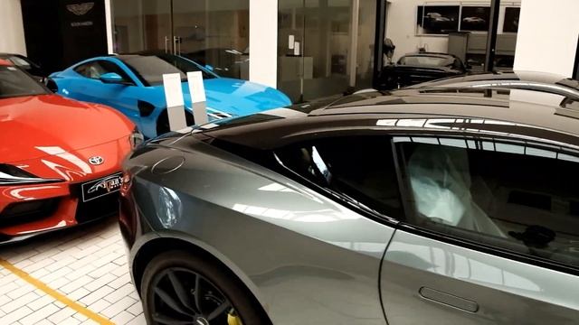 POV VLOG 2 | TOUR BENGKEL & SHOWROOM MCLAREN!! смотреть онлайн