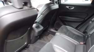 Volvo XC60 2.0 D5 PowerPulse R DESIGN 5dr AWD Geartronic 2018 Finished in Black