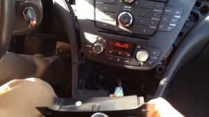 Opel Insignia - как разобрать панель приборов. How to disassemble the dashboard Opel Insignia