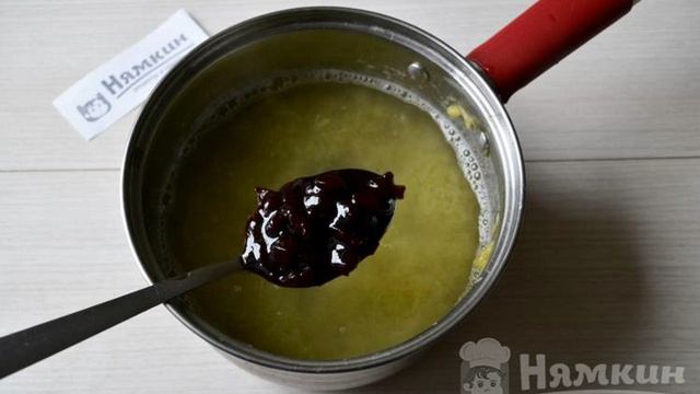 Сладкий суп из ревеня с клецками