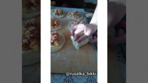 Как приготовить треугольники с мясом и картофелем