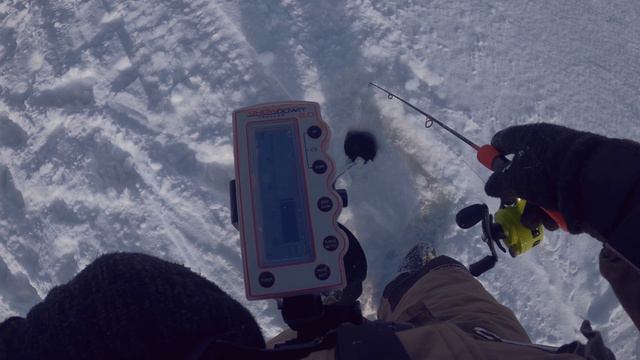 Первый трофей 2024 года. Ловля судака на виб и блесну. смотреть онлайн