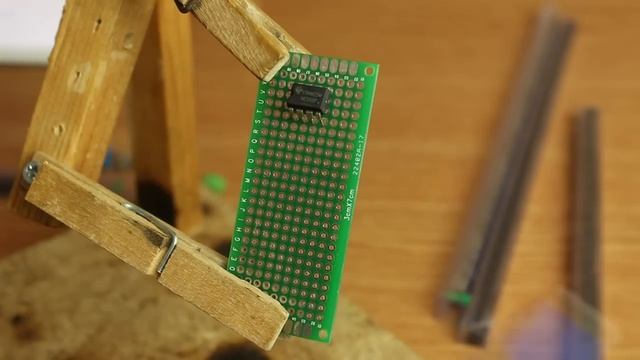 #25 Собираем простую схему, самый простой таймер на NE555 смотреть онлайн