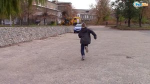 МАШИНКИ ВО ЛЬДУ! Замораживаем и ДАВИМ МАШИНКИ Car Toys Frozen!