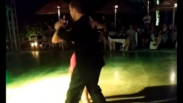 Luciana Muzio e Claudio Coppola 1/4 "Mis amores de ayer" смотреть онлайн