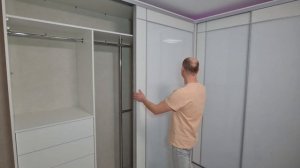 Угловой шкаф с белым фасадом