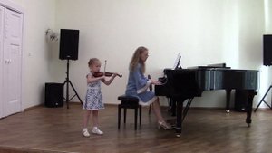 Василиса Паршкова, скрипка, 4 года.