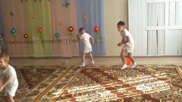 Корреспонденты газеты «Витьбичи» привезли подарки Витебскому детскому дому смотреть онлайн