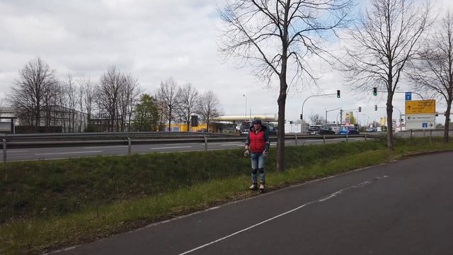 Мама на роликах!