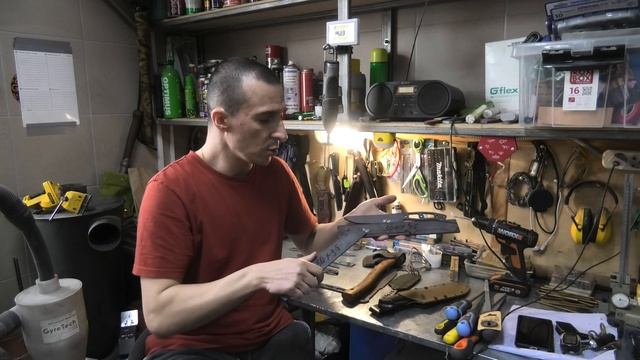 Рейтинга ножевой стали не может быть . Лучшие стали это. Elmax, Cromax, M390, S110V, S125V ? смотреть онлайн