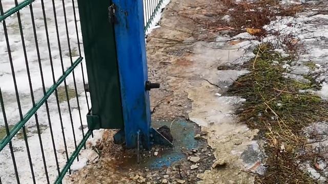 Компания "Кровли-Фасады". Монтаж ограждения спортивной площадки в г.Первомайский. смотреть онлайн