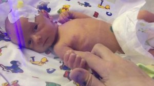 Малыш родился в 32 недели с весом 1800 грамм 47 см.mp4