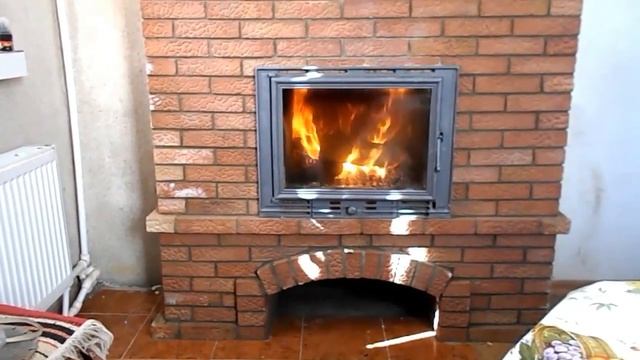 Обычная печь из кирпича с водяным контуром для отопления дома смотреть онлайн