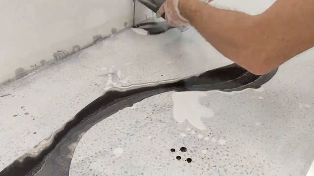 Столешница, покрытая эпоксидной смолой Metally Epoxy. Набор №5 техникой Meline Stone. смотреть онлайн