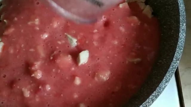 Куриная грудка с подливкой из помидорки?