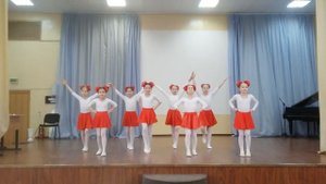 Танец "Течёт ручей"