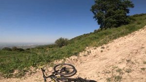Подъем в гору на велосипеде
