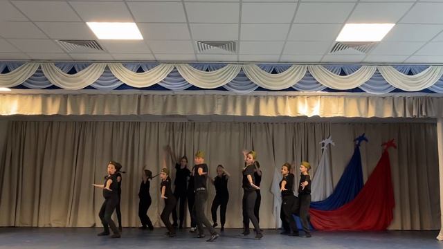 Военный танец"Ни шагу назад"- Танцевальный коллектив "Возрождение"