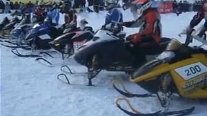 Покатушки на снегоходах. Старт.