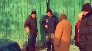 сын подарил отцу машину