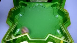 Бейблейд Роктавор против Виктори Волтраек в2  Beyblade Roktavor vs Valtryek V2