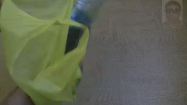 Как пробить забитый унитаз, пластиковой бутылкой.Cleaning the clogged toilet with a plastic bottle смотреть онлайн